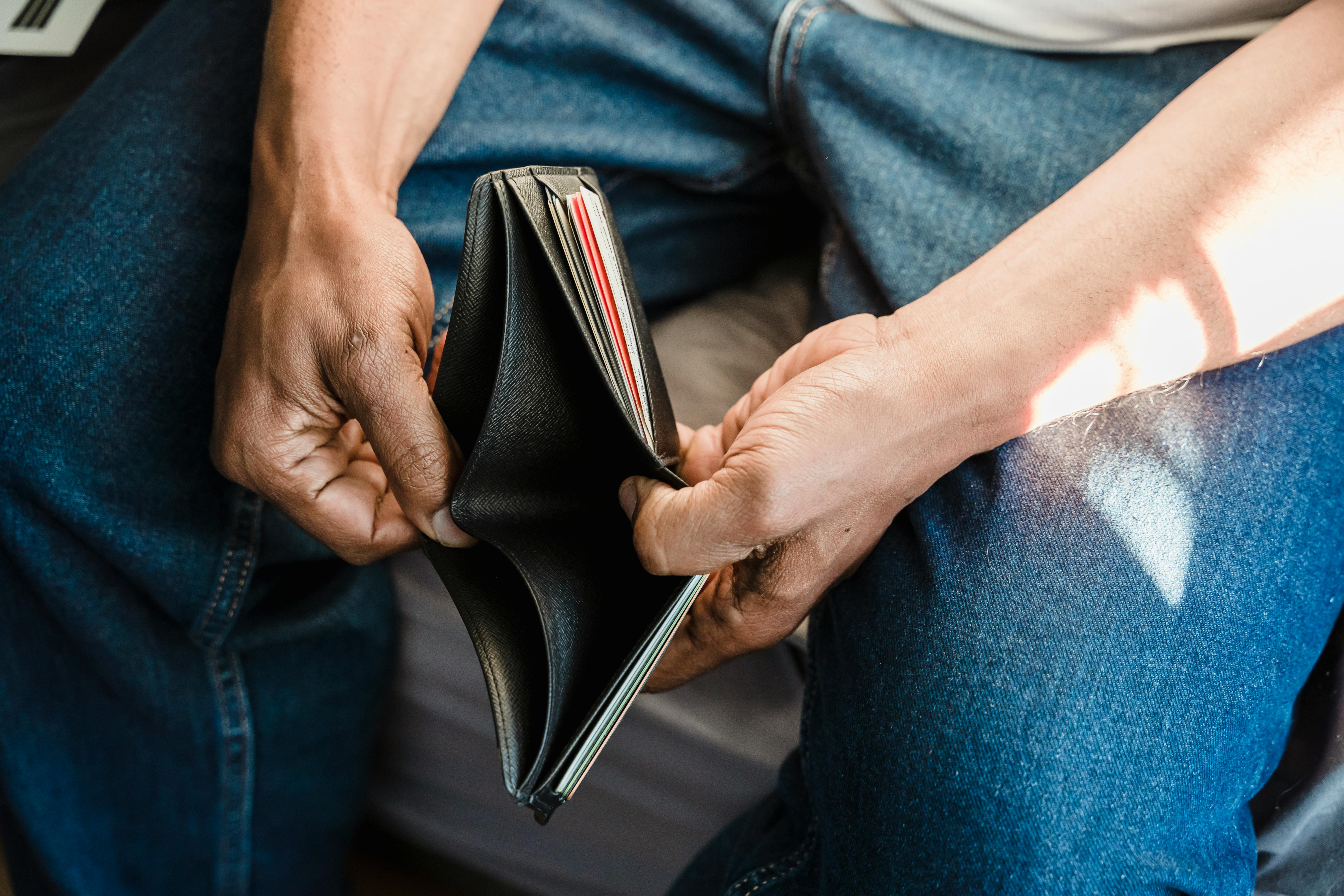 How to Budget Paycheck-to-Paycheck on a Low Income